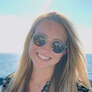 Meet your Posher, Eva